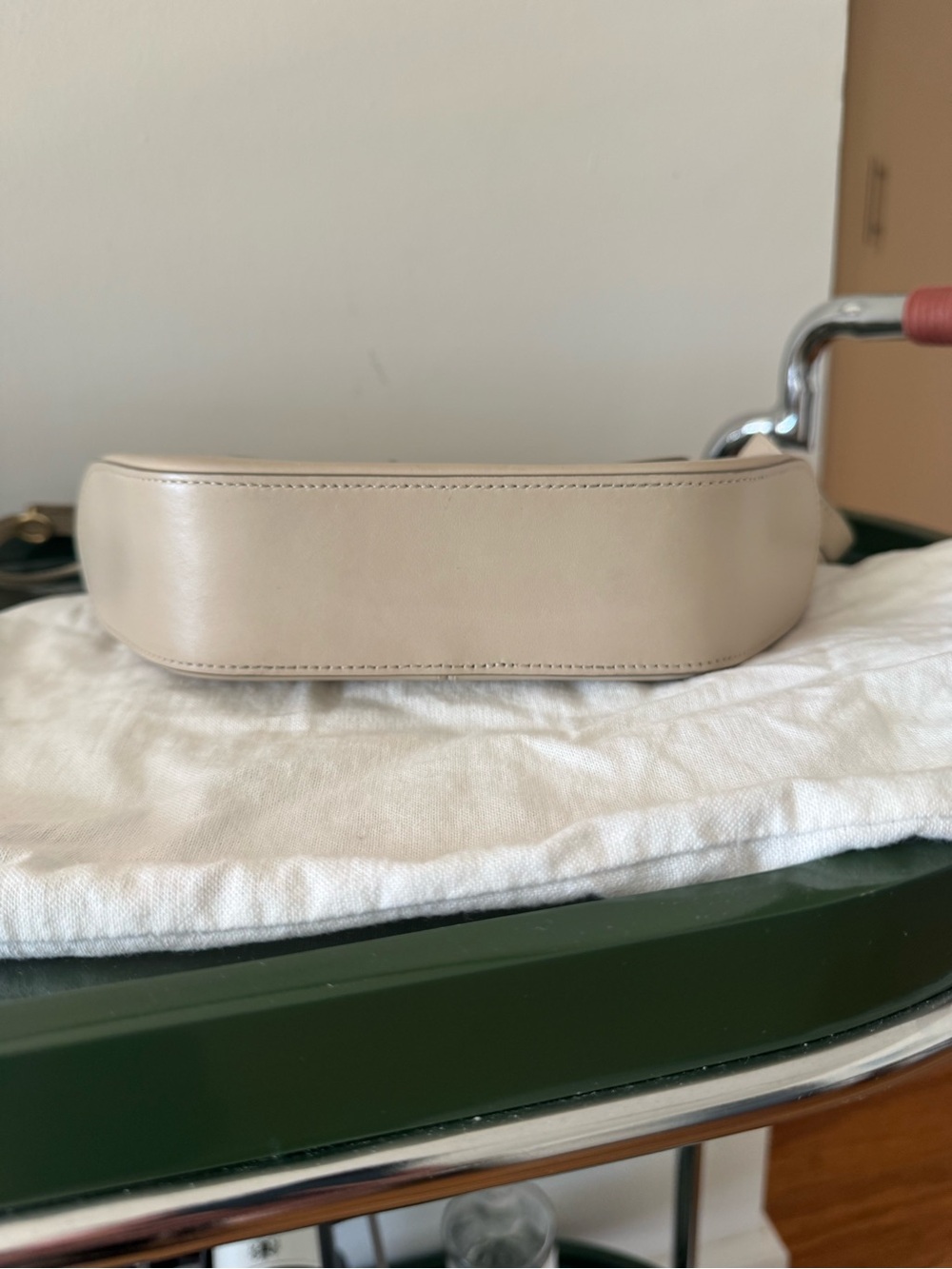 Cuyana Leather mini crossbody bag - Picture 2 of 6